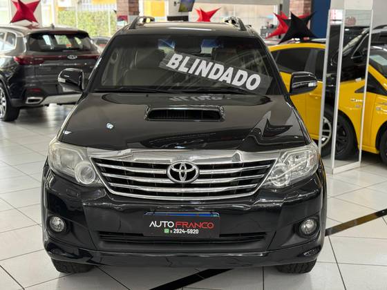 TOYOTA HILUX SW4 3.0 SRV 4X4 7 LUGARES 16V TURBO INTERCOOLER DIESEL 4P AUTOMÁTICO TOYOTA HILUX SW4 3.0 SRV 4X4 7 LUGARES 16V TURBO INTERCOOLER DIESEL 4P AUTOMÁTICO